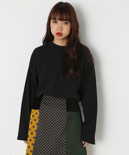 SLY（スライ）の「HIGH NECK TOPS（Tシャツ/カットソー・レディース・オフホワイト/ブラック/ピンク系その他/マルチ・1/2）」の2枚目の写真