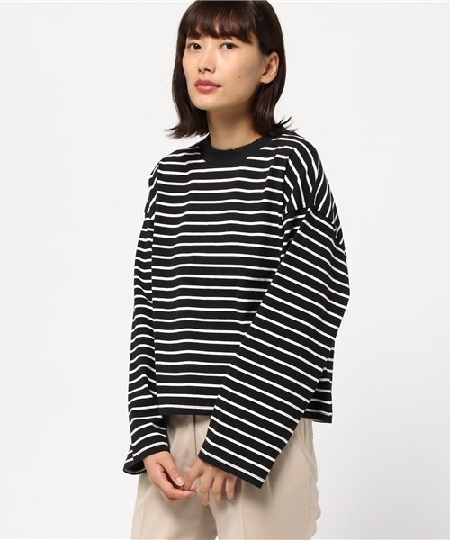 SLY（スライ）の「HIGH NECK TOPS（Tシャツ/カットソー・レディース・ブラック/ピンク系その他/マルチ/オフホワイト・2/1）」の4枚目の写真