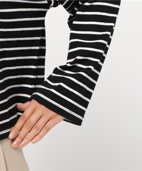 SLY（スライ）の「HIGH NECK TOPS（Tシャツ/カットソー・レディース・オフホワイト/ブラック/ピンク系その他/マルチ・1/2）」の9枚目の写真