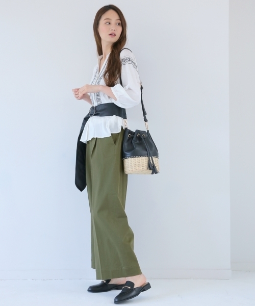 GLOBAL WORK（グローバルワーク）の「ビーズシシュウブラウス8分袖/738599（シャツ/ブラウス・レディース・ホワイト/オフホワイト/ネイビー・MEDIUM/LARGE）」の5枚目の写真