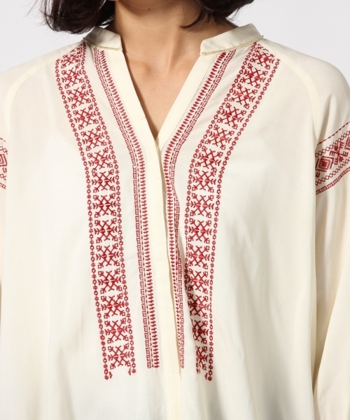 GLOBAL WORK（グローバルワーク）の「ビーズシシュウブラウス8分袖/738599（シャツ/ブラウス・レディース・ホワイト/オフホワイト/ネイビー・MEDIUM/LARGE）」の10枚目の写真