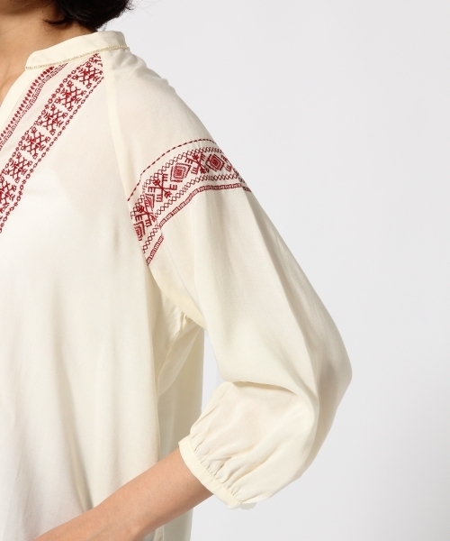GLOBAL WORK（グローバルワーク）の「ビーズシシュウブラウス8分袖/738599（シャツ/ブラウス・レディース・ホワイト/オフホワイト/ネイビー・MEDIUM/LARGE）」の11枚目の写真