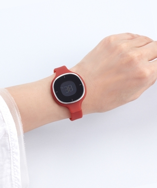 Untrod(アントロッド)の「Ororon Band LCD Watch(デジタル腕時計・メンズ・チャコールグレー/カーキ/レッド・フリ-)」の7枚目の写真