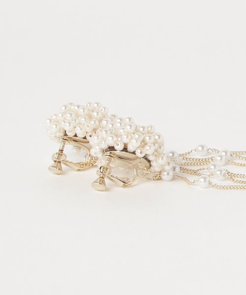 Cupid Heart（キューピッドハート）の「【Cupid Heart】結婚式アクセサリー パールタッセルイヤリング（イヤリング・レディース・ベージュ・MEDIUM）」の2枚目の写真