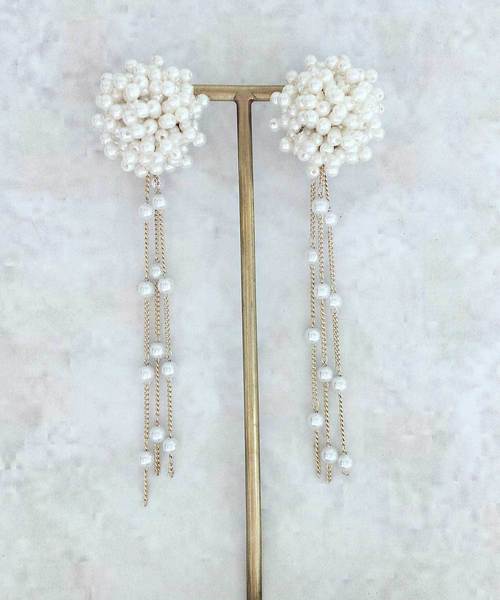 Cupid Heart（キューピッドハート）の「【Cupid Heart】結婚式アクセサリー パールタッセルイヤリング（イヤリング・レディース・ベージュ・MEDIUM）」の5枚目の写真