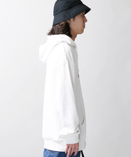 KANGOL（カンゴール）の「∴WEGO/KANGOL別注起毛ビッグシルエットパーカー（パーカー・メンズ・ホワイト/ブラック/カーキ/イエロー系その他・MEDIUM/LARGE）」の17枚目の写真