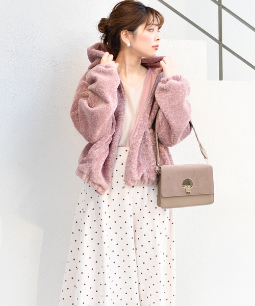 natural couture（ナチュラルクチュール）の「ボアパーカー（ブルゾン・レディース・ライトグレー/ブラック/ベージュ/ピンク・FREE）」の4枚目の写真