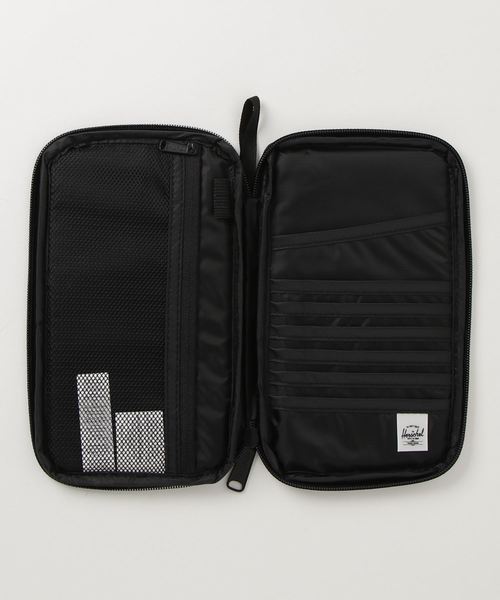 Herschel Supply（ハーシェルサプライ）の「HERSCHEL TRAVEL WALLET（パスポートケース）」 WEAR