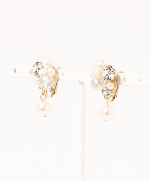 Cupid Heart(キューピッドハート)の「【Cupid Heart】結婚式アクセサリー ビジュー×パール涙イヤリング(イヤリング・レディース・ベージュ・MEDIUM)」の4枚目の写真