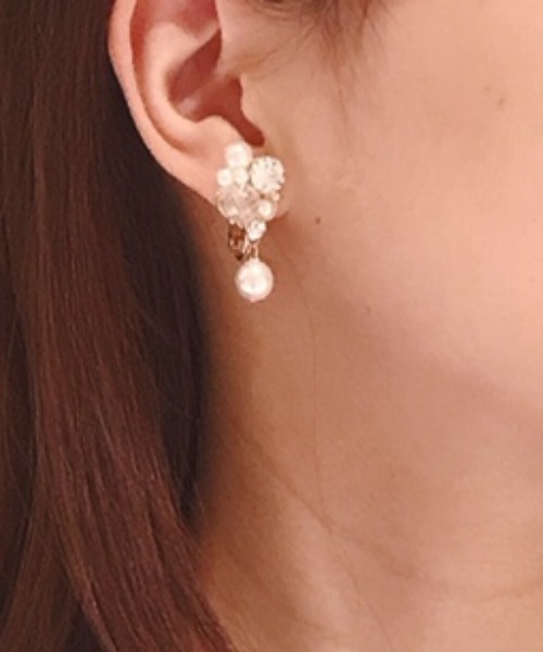 Cupid Heart(キューピッドハート)の「【Cupid Heart】結婚式アクセサリー ビジュー×パール涙イヤリング(イヤリング・レディース・ベージュ・MEDIUM)」の3枚目の写真