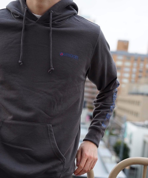 OUTDOOR PRODUCTS APPAREL(アウトドアプロダクツアパレル)の「袖プリントブランドロゴプルオーバーパーカー(パーカー・メンズ・チャコールグレー/ベージュ/アイボリー・SMALL/MEDIUM/LARGE/X-LARGE)」の18枚目の写真