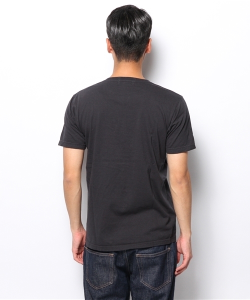 BEAMS T(ビームスティー)の「Souvenir / Dog ショートスリーブ Tシャツ(Tシャツ/カットソー・メンズ・ホワイト/ブラック・X-SMALL/LARGE/MEDIUM/SMALL)」の6枚目の写真