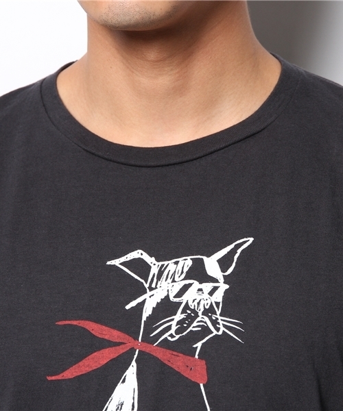 BEAMS T(ビームスティー)の「Souvenir / Dog ショートスリーブ Tシャツ(Tシャツ/カットソー・メンズ・ホワイト/ブラック・X-SMALL/LARGE/MEDIUM/SMALL)」の7枚目の写真