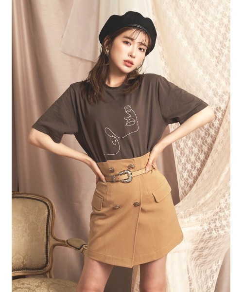 Darich(ダーリッチ)の「エンブロイダリーTシャツ(Tシャツ/カットソー・レディース・アイボリー/ピンク/モカ・FREE)」の2枚目の写真