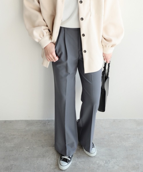 reca（レカ）の「美シルエット センタープレスフレアパンツ（その他パンツ・レディース・ブラック/モカ/グリーン系その他/ブルー系その他/パープル系その他・M）」の4枚目の写真