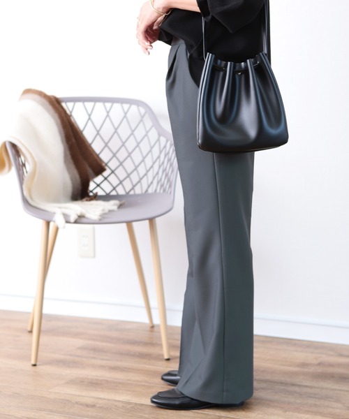 reca（レカ）の「美シルエット センタープレスフレアパンツ（その他パンツ・レディース・ブラック/モカ/グリーン系その他/ブルー系その他/パープル系その他・M）」の17枚目の写真