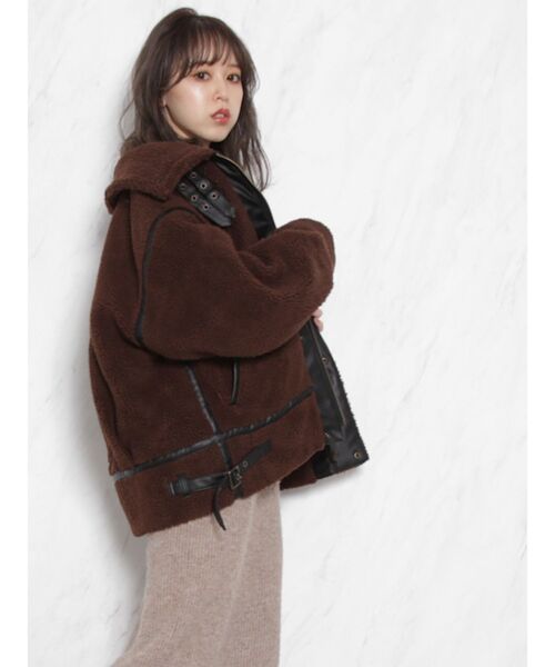 dazzlin（ダズリン）の「パイピングビッグボアブルゾン【パイピングコート】（ブルゾン・レディース・ベージュ/ブラウン/アイボリー・FREE）」の3枚目の写真