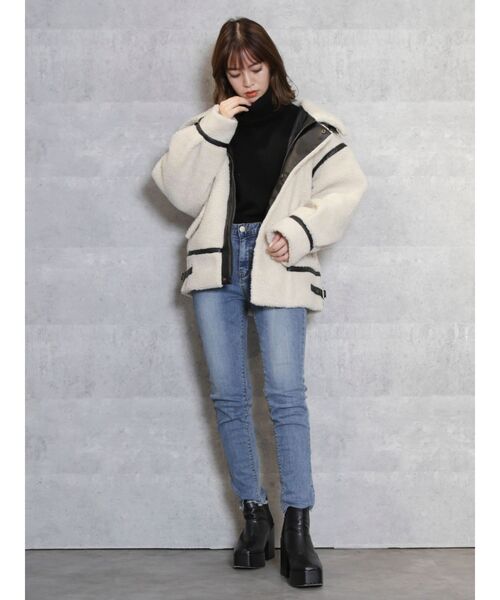 dazzlin（ダズリン）の「パイピングビッグボアブルゾン【パイピングコート】（ブルゾン・レディース・ベージュ/ブラウン/アイボリー・FREE）」の5枚目の写真