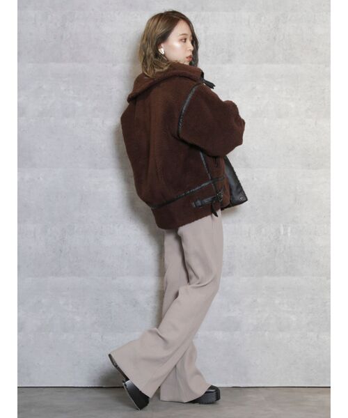 dazzlin（ダズリン）の「パイピングビッグボアブルゾン【パイピングコート】（ブルゾン・レディース・ベージュ/ブラウン/アイボリー・FREE）」の6枚目の写真