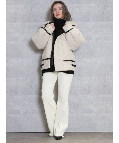 dazzlin（ダズリン）の「パイピングビッグボアブルゾン【パイピングコート】（ブルゾン・レディース・ベージュ/ブラウン/アイボリー・FREE）」の14枚目の写真