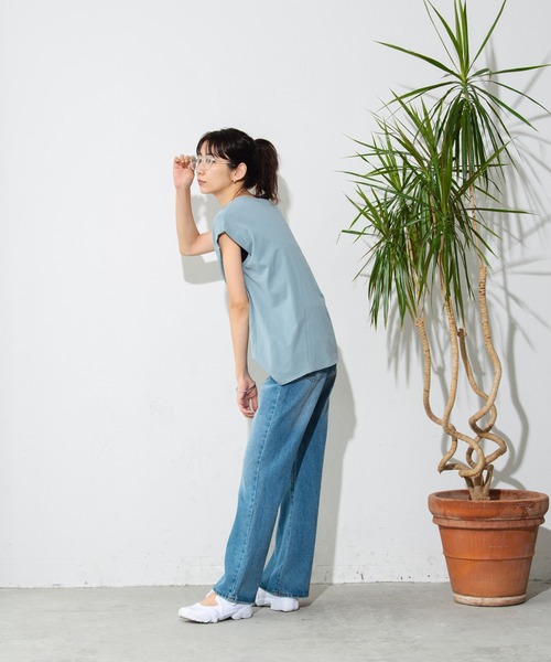 Auntie Rosa Holiday（アンティローザホリデー）の「ショルダータックノースリーブTシャツ（Tシャツ/カットソー・レディース・ブルー/ブラック/ライトグリーン/ナチュラル/モカ/ホワイト・FREE）」の10枚目の写真