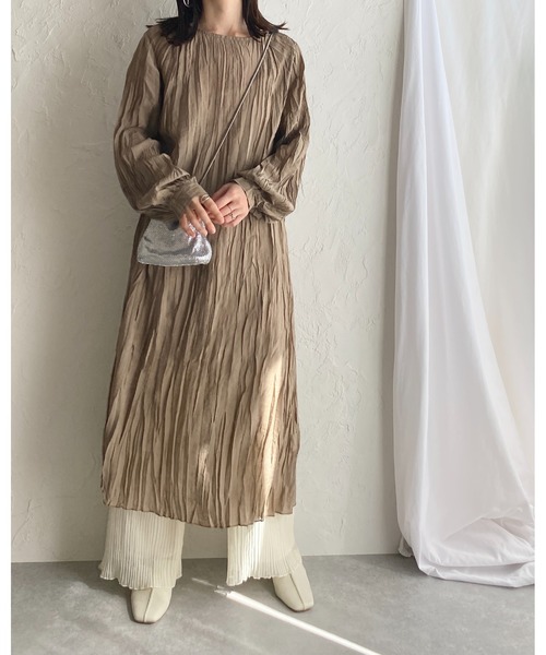 She's Closet（シーズクローゼット）の「ワッシャープリーツ長袖ロングワンピース（ワンピース・レディース・ブラック/パープル/オレンジ/モカ/オートミール・FREE）」の10枚目の写真