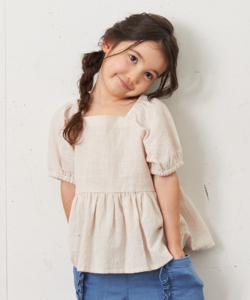 b・ROOM（ビールーム）の「【プチプラ】ペプラム半袖ブラウス（シャツ/ブラウス・キッズ・オフホワイト/ベージュ/ライトカーキ・140cm/110cm/100cm/130cm/120cm）」の2枚目の写真