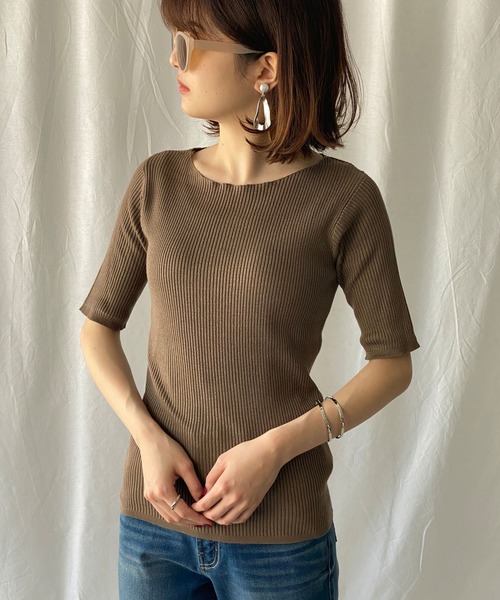 GeeRA(ジーラ)の「半袖リブニットトップス(Tシャツ/カットソー・レディース・ブラック/アイボリー/モカ/コーラル・MEDIUM)」の15枚目の写真