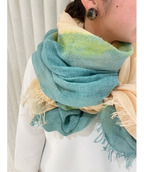 BEARDSLEY（ビアズリー）の「《EXQUISITE J》ストール（ストール/ショール・レディース・ブラック/レッド/イエロー・FREE）」の3枚目の写真