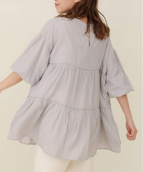 sakishimatokyo（サキシマトーキョー）の「【ZOZO限定】サキシマamp「ワッシャーティアードボリューム袖チュニック/シアーブラウス」（チュニック・レディース・グレー/アイボリー/ホワイト/ブラック・FREE）」の4枚目の写真