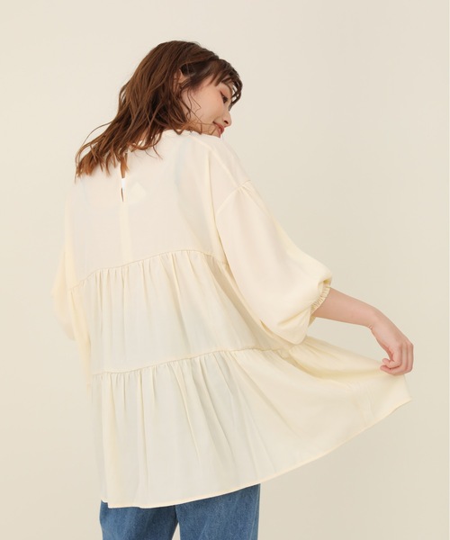 sakishimatokyo（サキシマトーキョー）の「【ZOZO限定】サキシマamp「ワッシャーティアードボリューム袖チュニック/シアーブラウス」（チュニック・レディース・グレー/アイボリー/ホワイト/ブラック・FREE）」の10枚目の写真