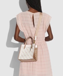 COACH（コーチ）の「フィールド トート 22 ウィズ ホース アンド