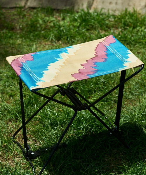 KiU（キウ）の「【KiU】600D FLD STOOL フォールディングスツール（アウトドアグッズ・レディース・その他1/その他3/レオパード/その他6/その他4/その他2/その他5/その他8/その他9/その他7/キャメル/ブラック/その他10・FREE）」の6枚目の写真