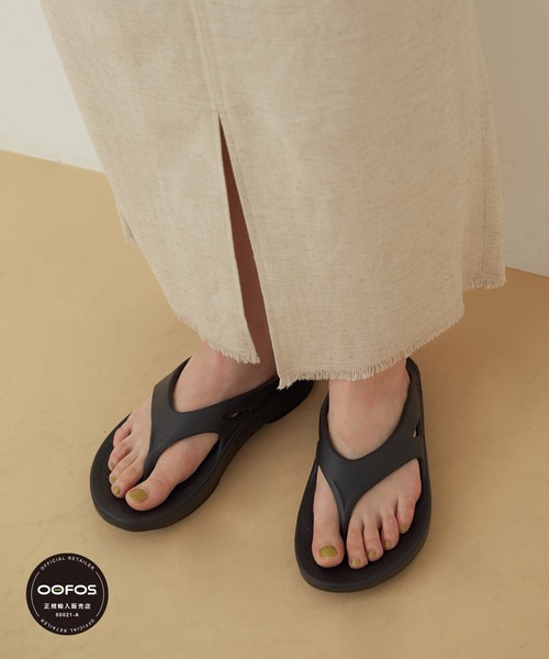 OOFOS（ウーフォス）の「【OOFOS】OOriginal（サンダル・レディース・ブラック・23/24/22/25）」の13枚目の写真