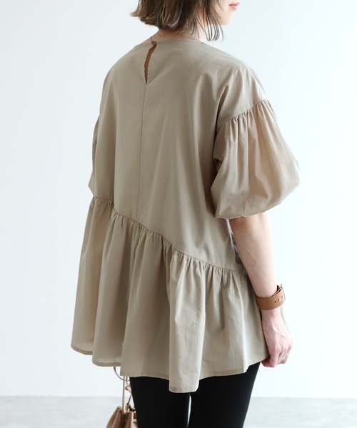 reca（レカ）の「ボリューム袖フレアブラウス（シャツ/ブラウス・レディース・ブラック/ベージュ/オフホワイト/ミント・M）」の5枚目の写真