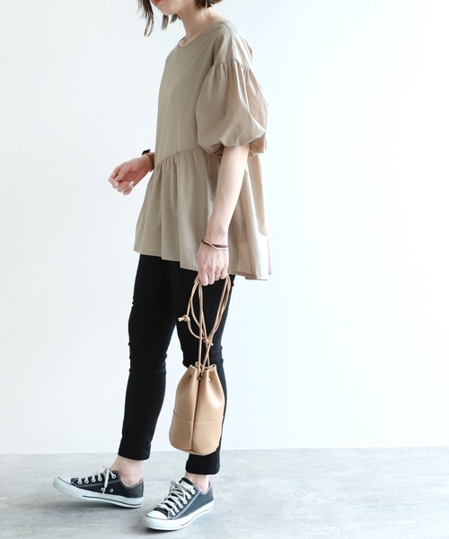 reca（レカ）の「ボリューム袖フレアブラウス（シャツ/ブラウス・レディース・ブラック/ベージュ/オフホワイト/ミント・M）」の10枚目の写真