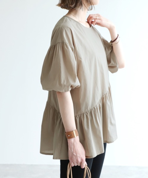 reca（レカ）の「ボリューム袖フレアブラウス（シャツ/ブラウス・レディース・ブラック/ベージュ/オフホワイト/ミント・M）」の6枚目の写真