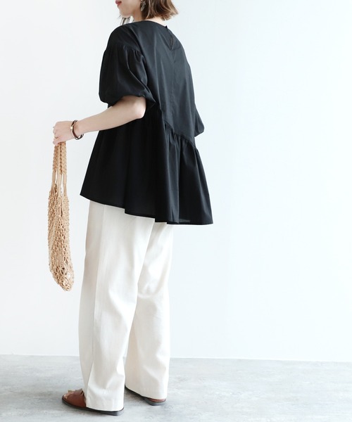 reca（レカ）の「ボリューム袖フレアブラウス（シャツ/ブラウス・レディース・ブラック/ベージュ/オフホワイト/ミント・M）」の15枚目の写真