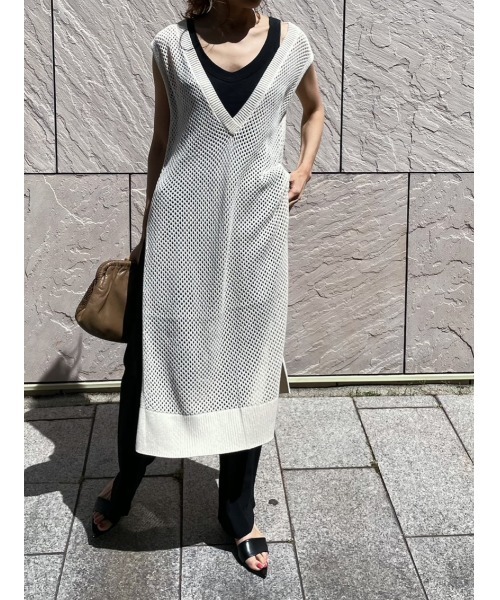 ulu（ウル）の「original Vneck mesh design dress（ワンピース・レディース・ベージュ/オフホワイト・FREE）」の3枚目の写真