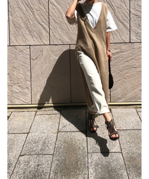 ulu（ウル）の「original Vneck mesh design dress（ワンピース・レディース・ベージュ/オフホワイト・FREE）」の4枚目の写真