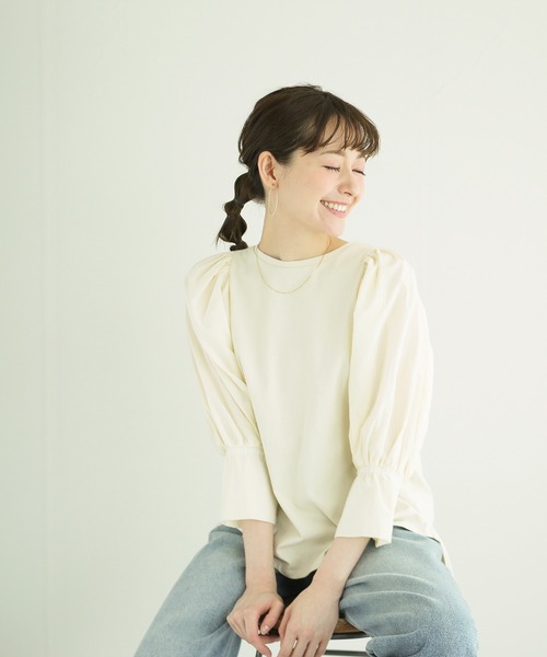 White Collection（ホワイトコレクション）の「【2021AW】異素材切り替えボリュームスリーブプルオーバー（Tシャツ/カットソー・レディース・ホワイト/ブラック/ブラウン/ナチュラル・FREE）」の11枚目の写真