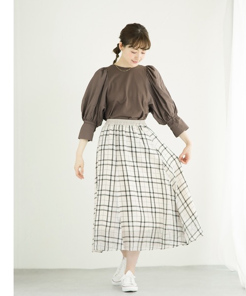 White Collection（ホワイトコレクション）の「【2021AW】異素材切り替えボリュームスリーブプルオーバー（Tシャツ/カットソー・レディース・ホワイト/ブラック/ブラウン/ナチュラル・FREE）」の9枚目の写真