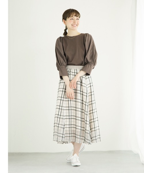 White Collection（ホワイトコレクション）の「【2021AW】異素材切り替えボリュームスリーブプルオーバー（Tシャツ/カットソー・レディース・ホワイト/ブラック/ブラウン/ナチュラル・FREE）」の6枚目の写真