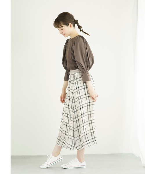 White Collection（ホワイトコレクション）の「【2021AW】異素材切り替えボリュームスリーブプルオーバー（Tシャツ/カットソー・レディース・ホワイト/ブラック/ブラウン/ナチュラル・FREE）」の13枚目の写真