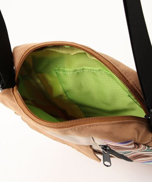 チチカカ（チチカカ）の「ポートレイトショルダーバッグ（ショルダーバッグ・レディース・ブラック/ベージュ/パープル・FREE）」の5枚目の写真