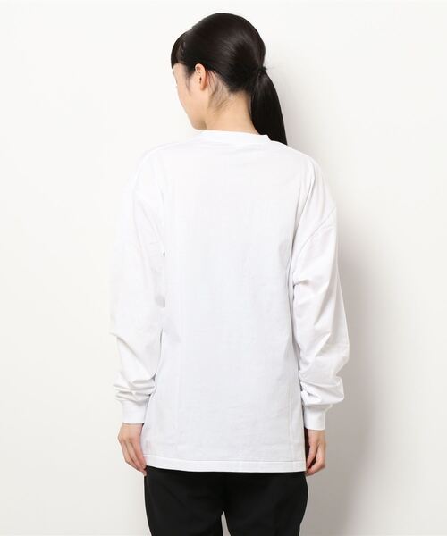 FRUIT OF THE LOOM(フルーツオブザルーム)の「ワッペン付L/S Tシャツ / ロンT / 長袖 / トップス / シンプル / カジュアル / 無地 / ワンポイント / ユニセックス(Tシャツ/カットソー・レディース・ホワイト/ブラック・M/L/XL)」の4枚目の写真