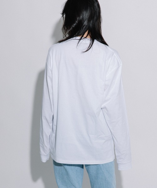 FRUIT OF THE LOOM(フルーツオブザルーム)の「ワッペン付L/S Tシャツ / ロンT / 長袖 / トップス / シンプル / カジュアル / 無地 / ワンポイント / ユニセックス(Tシャツ/カットソー・レディース・ホワイト/ブラック・M/L/XL)」の6枚目の写真