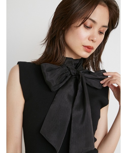 SNIDEL（スナイデル）の「ボウタイニットプルオーバー（ニット/セーター・レディース・ホワイト/ブラック/モカ・FREE）」の8枚目の写真