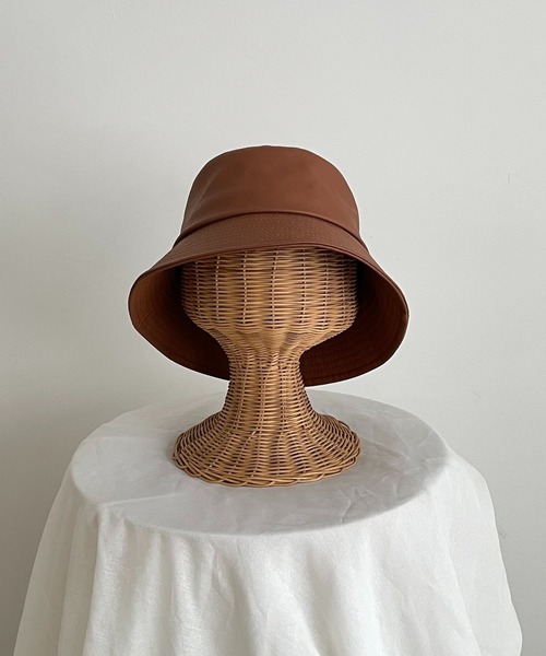 CANAL JEAN(キャナルジーン)の「El mar(エルマール) フェイクレザーバケットハット(ハット・レディース・ブラック/ブラウン/アイボリー・ONE SIZE)」の5枚目の写真