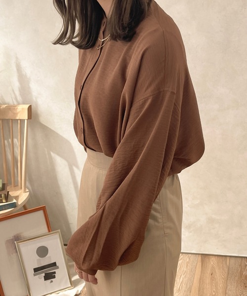 apres jour clair（アプレジュールクレア）の「【apres jour clair】袖ボリュームバンドカラーシャツ【ZOZOTOWN限定アイテム】（シャツ/ブラウス・レディース・ピンクベージュ/アイボリー/オフホワイト/ブラウン系その他/オレンジ系その他/ベージュ・X-LARGE/フリー）」の4枚目の写真